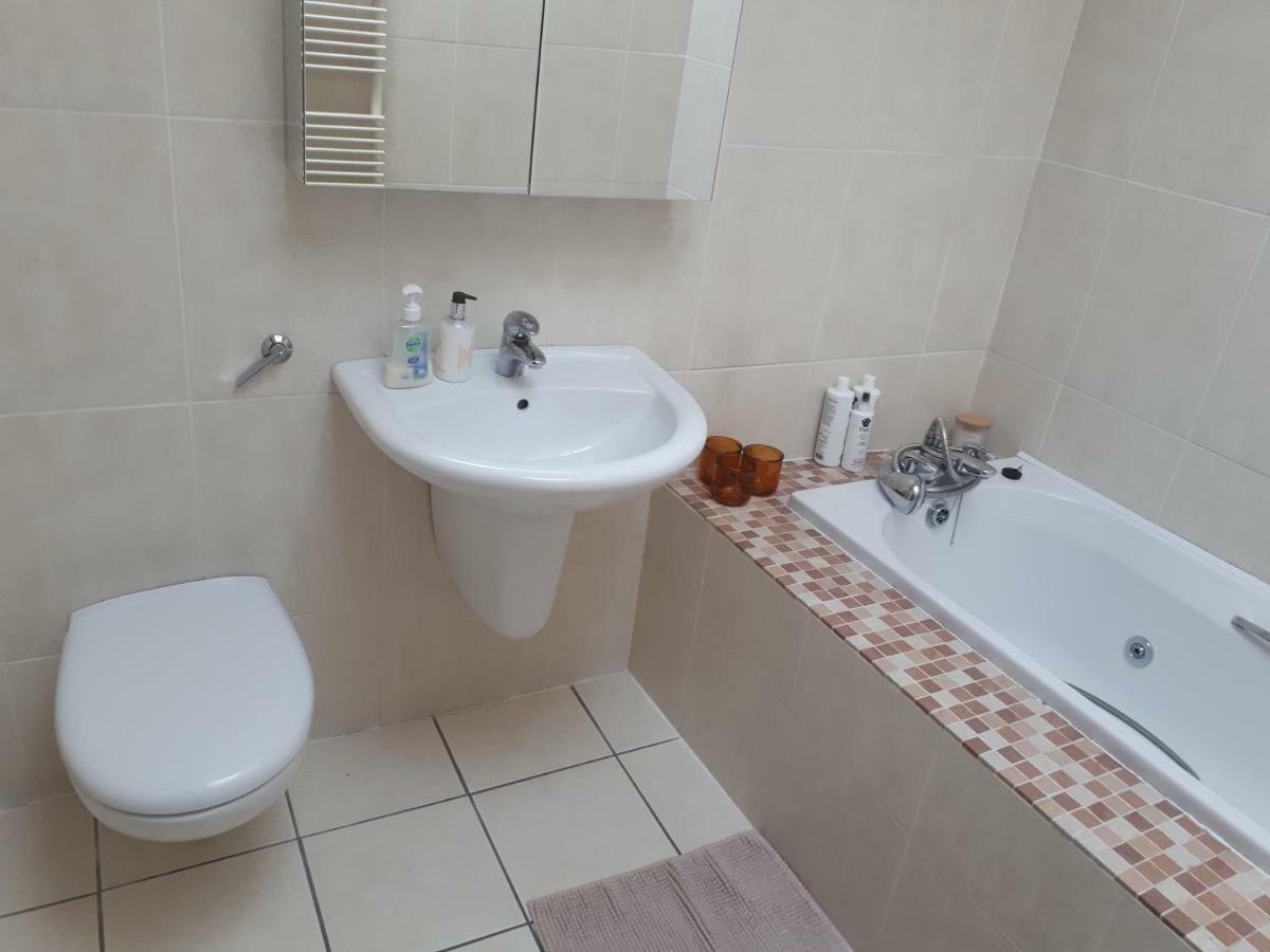 Luxurious Penthouse Apartment 1 , City Centre Килкенни Экстерьер фото